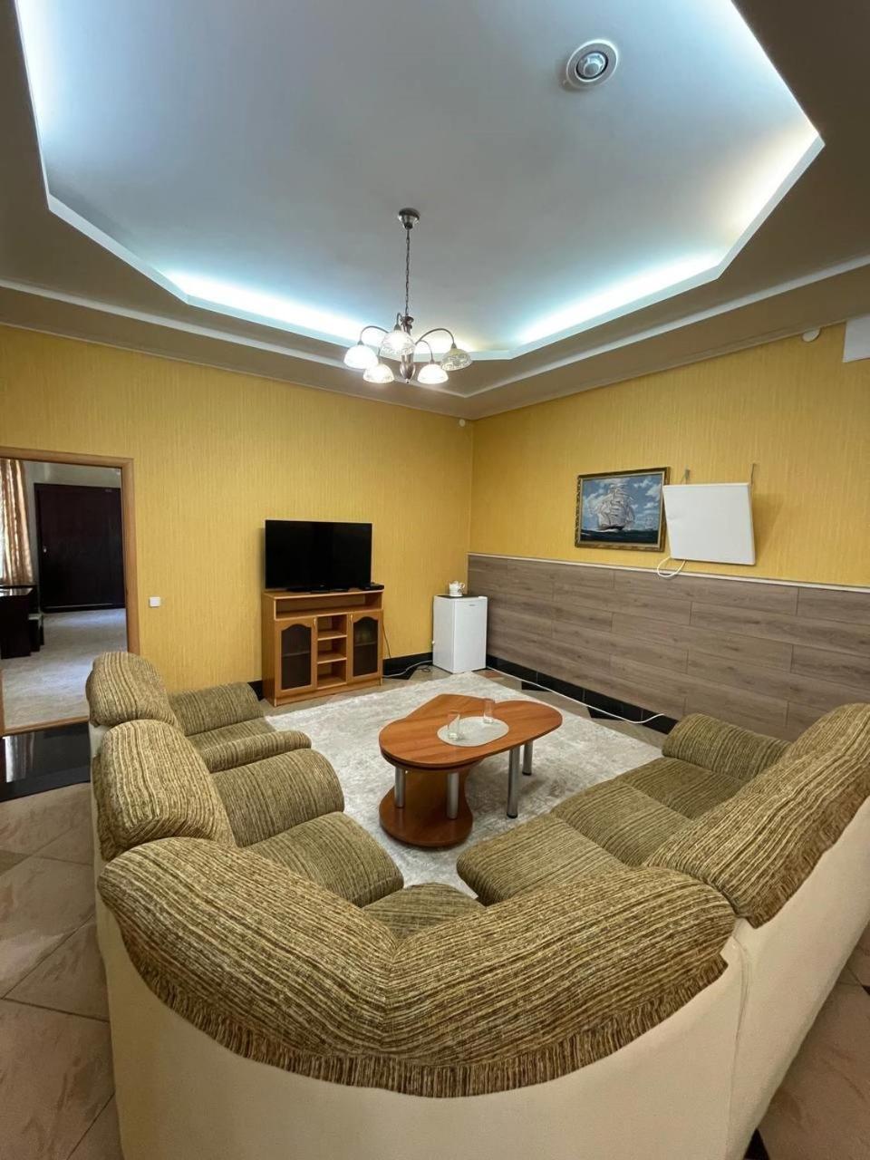 Shanyrak Hotel Temirtau Kültér fotó