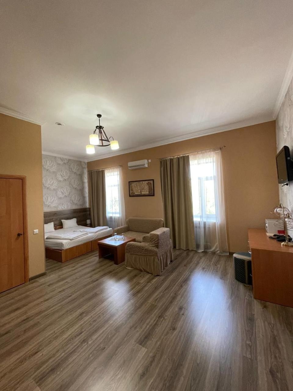 Shanyrak Hotel Temirtau Kültér fotó